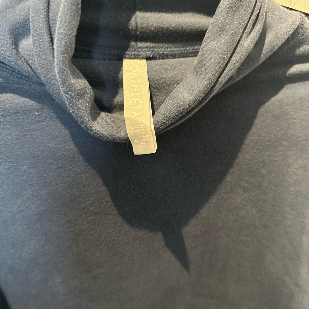 Athleta CROPPED FUNNEL NECK IN NIRVANA XXS - Picture 2 of 7